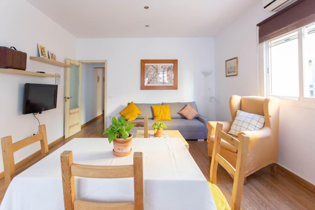 Large Tracatra Apartamento Sevilla