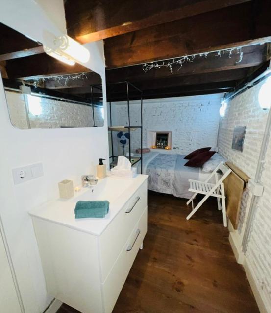 Airbhouse Private & Habitación en casa particular Sevilla
