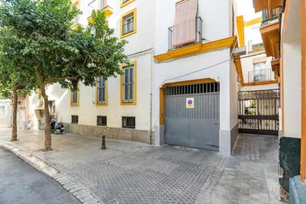 Boteros Wabi * Seville
