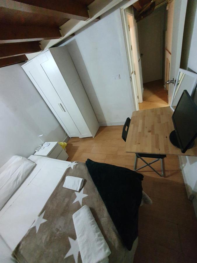 Airbhouse Private & Habitación en casa particular Sevilla