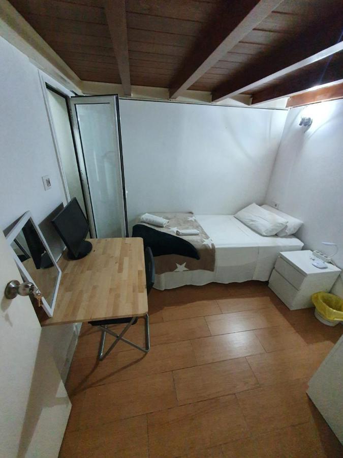 Habitación en casa particular Airbhouse Private & Sevilla
