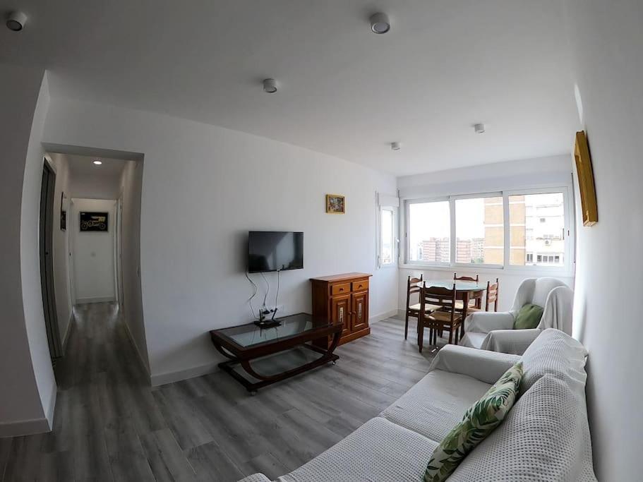 Roch - Stylish Near Metro *