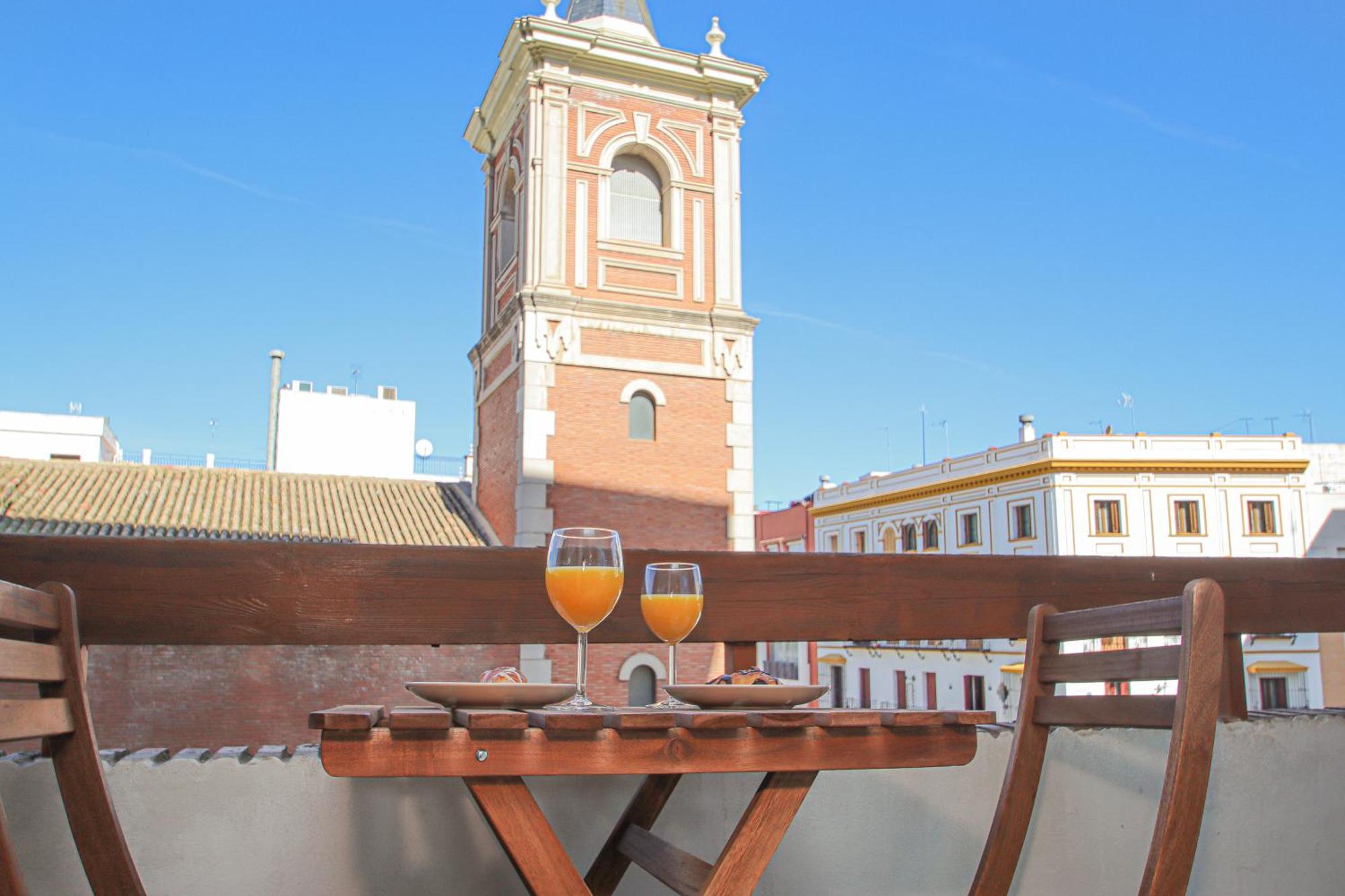 Fabulous With Great Views - 15m Giralda