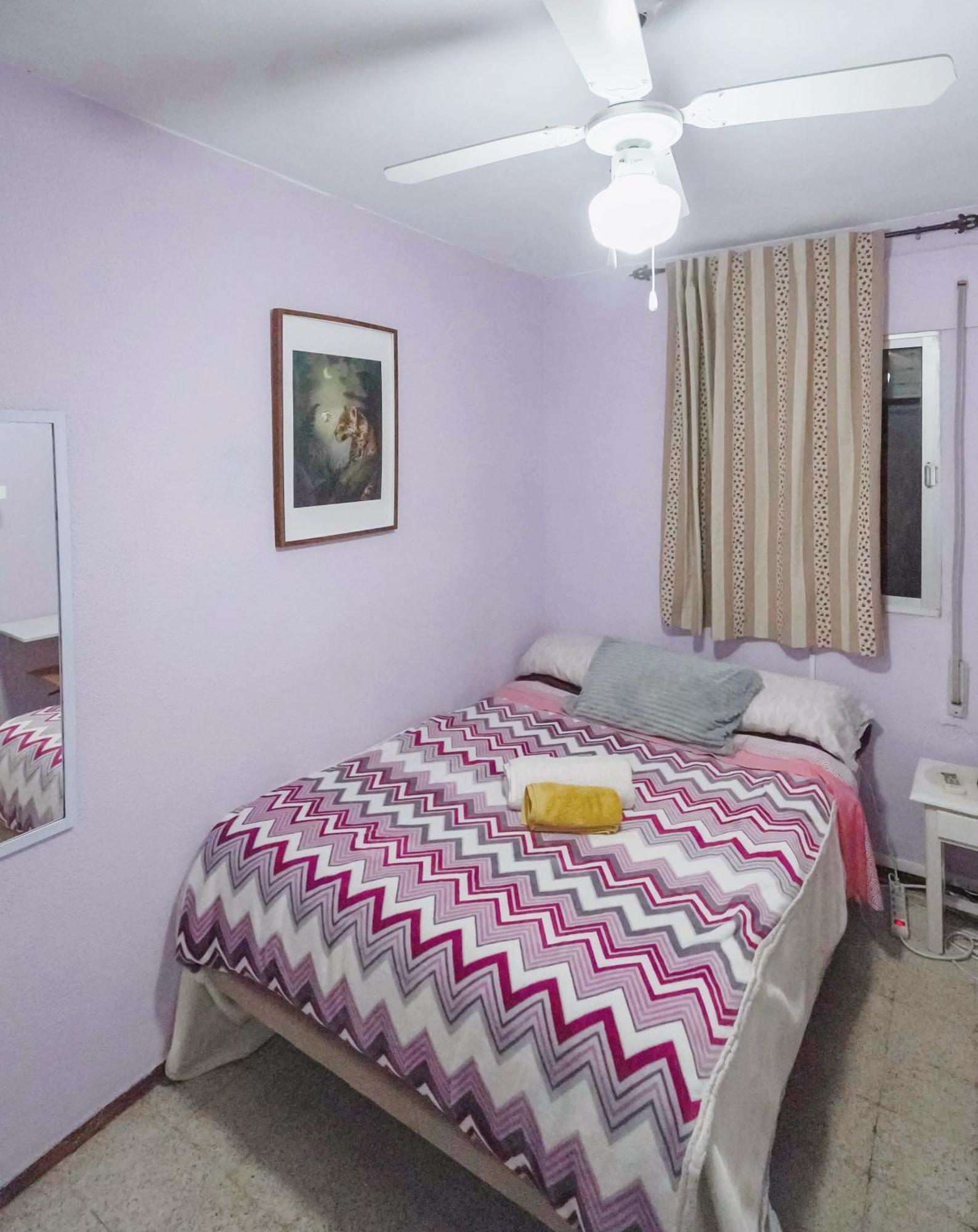 Privadas Con Cama Doble En Homestay
