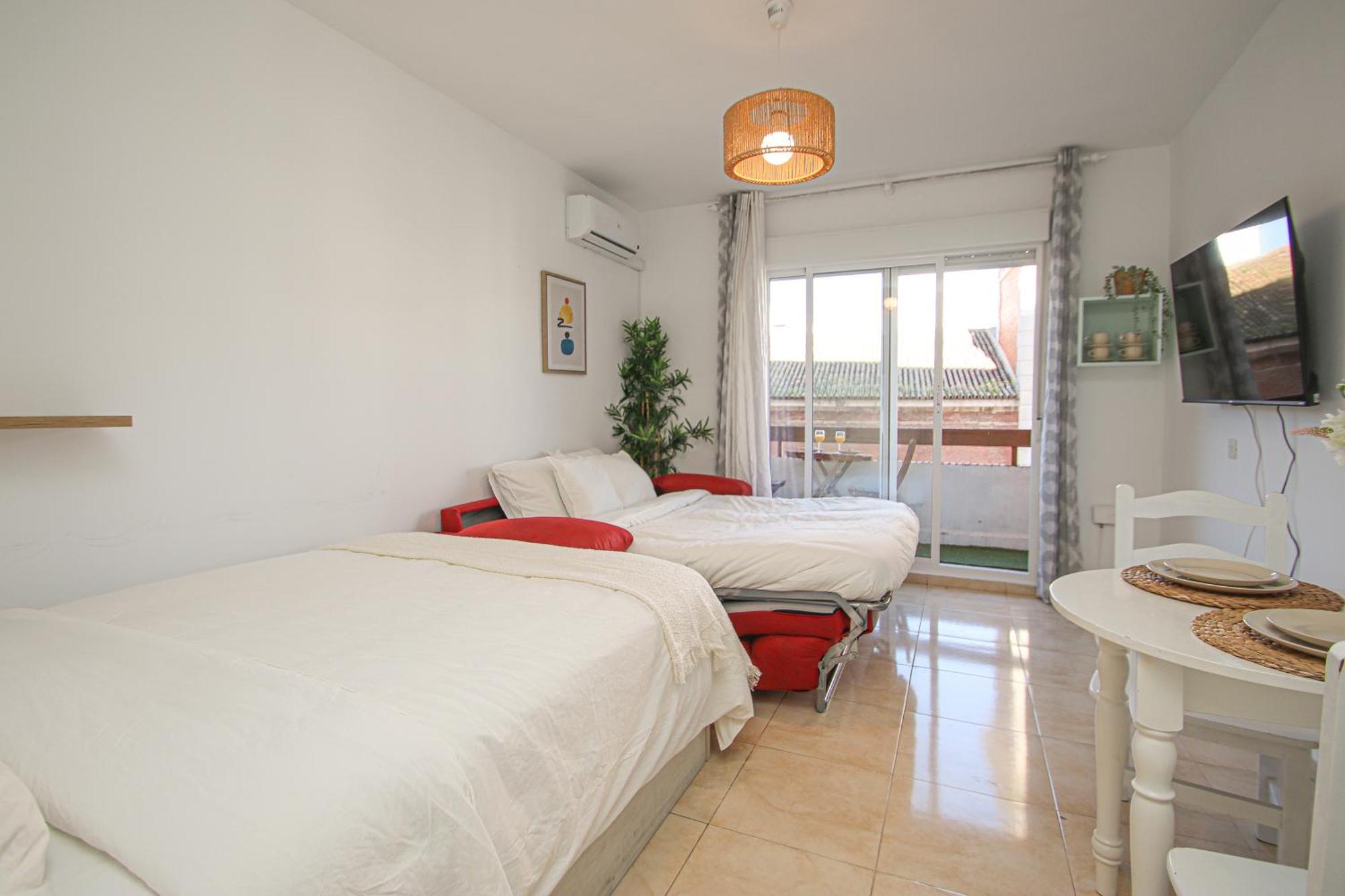 Fabulous With Great Views - 15m Giralda Apartment