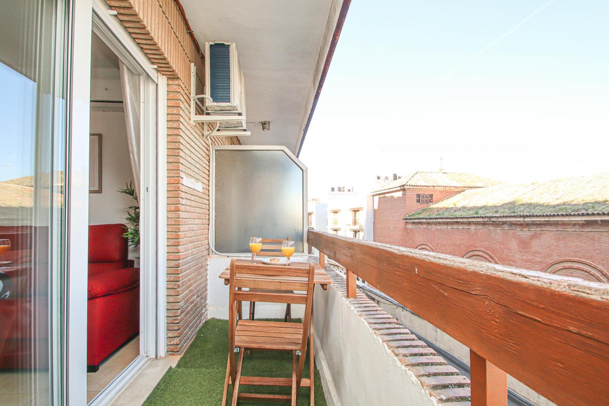 Fabulous With Great Views - 15m Giralda *