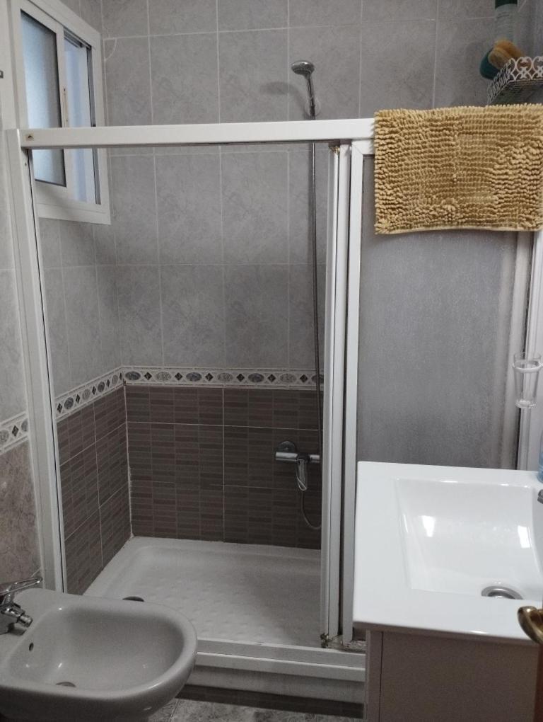 Privadas Con Cama Doble En Homestay *