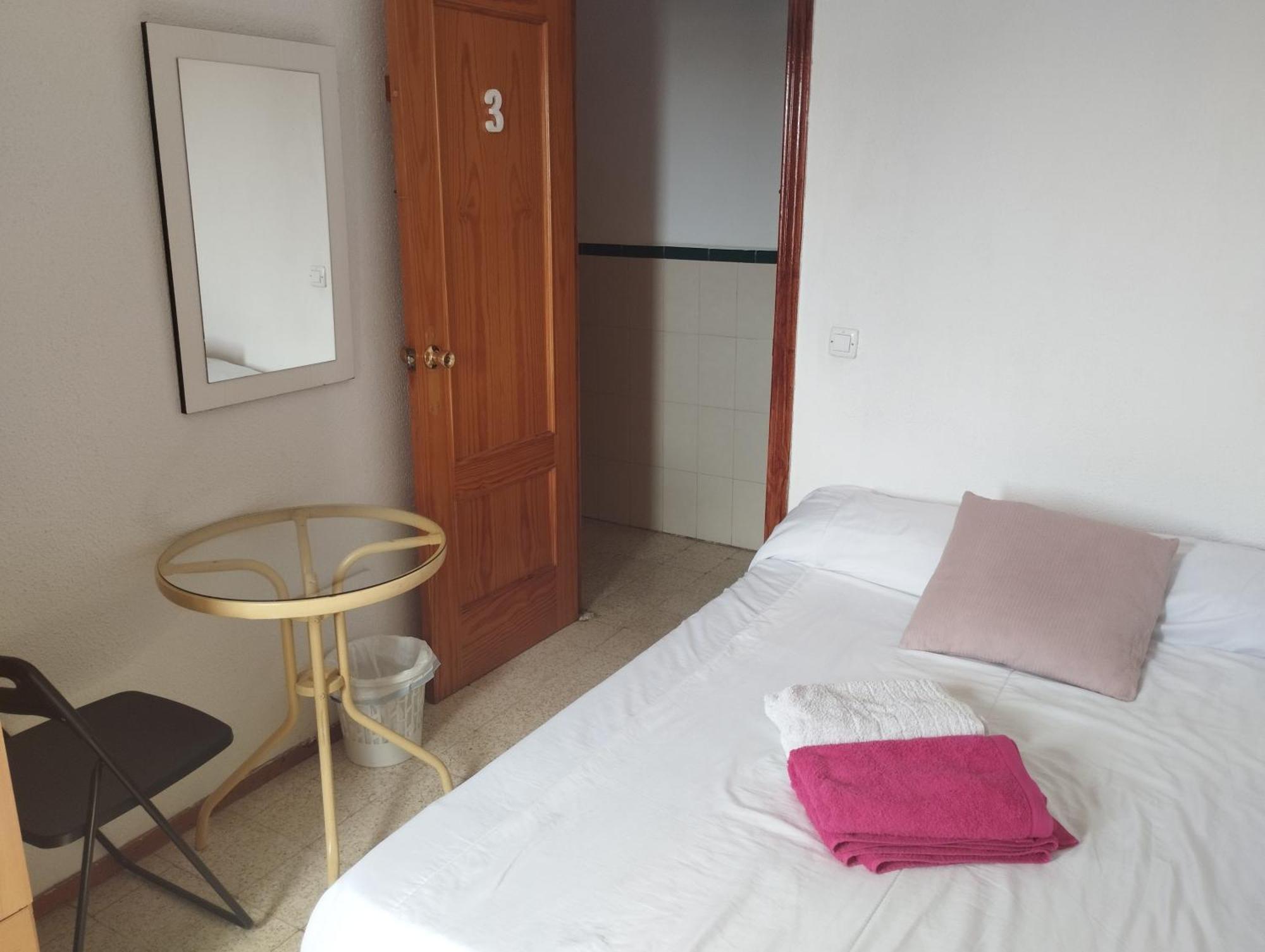 Privadas Con Cama Doble En * Seville