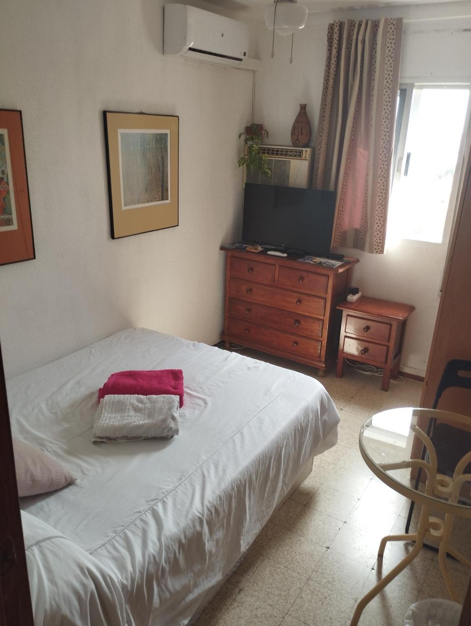 Privadas Con Cama Doble En *