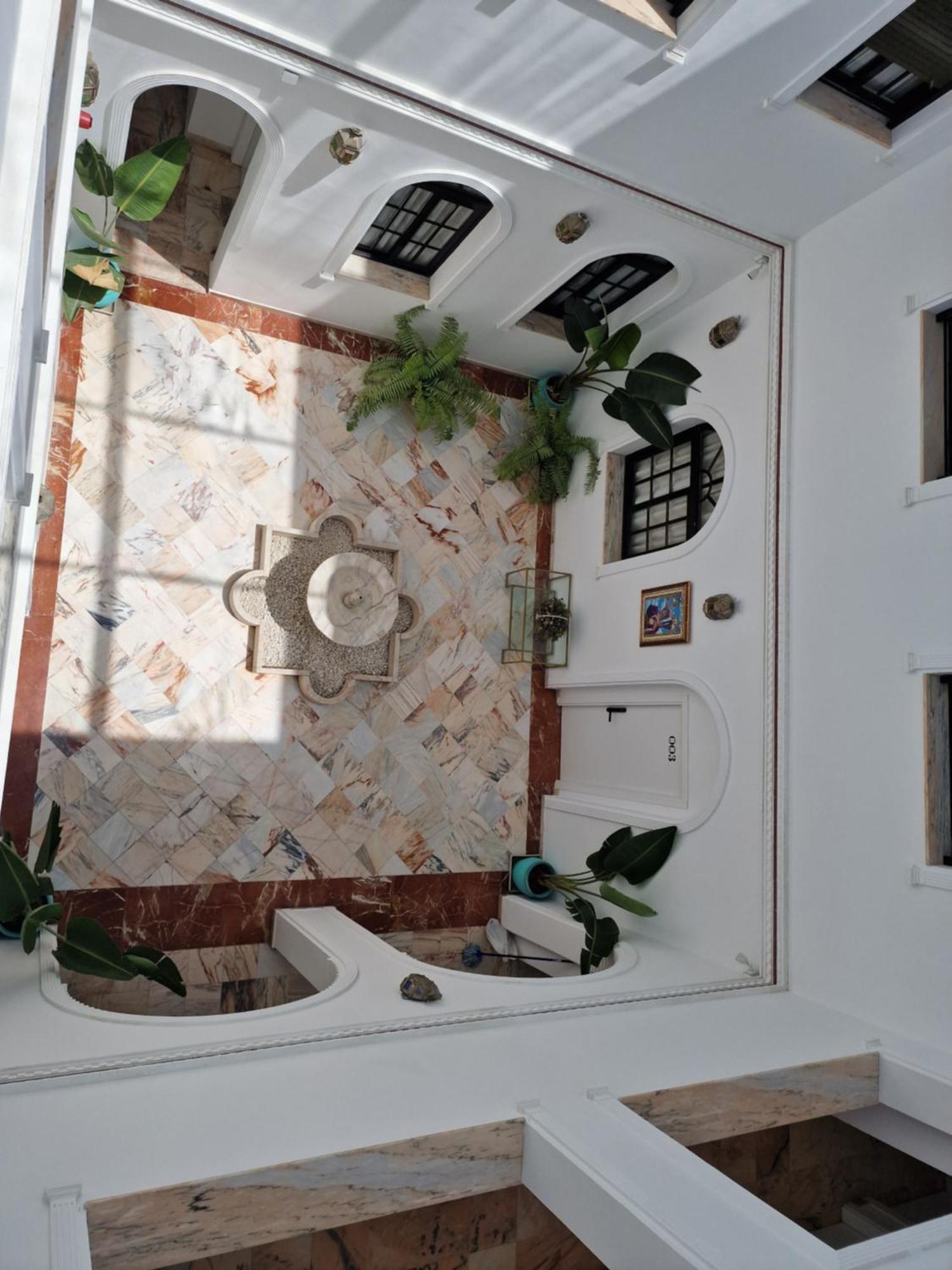 Y Doña Lola Hotel Sevilla
