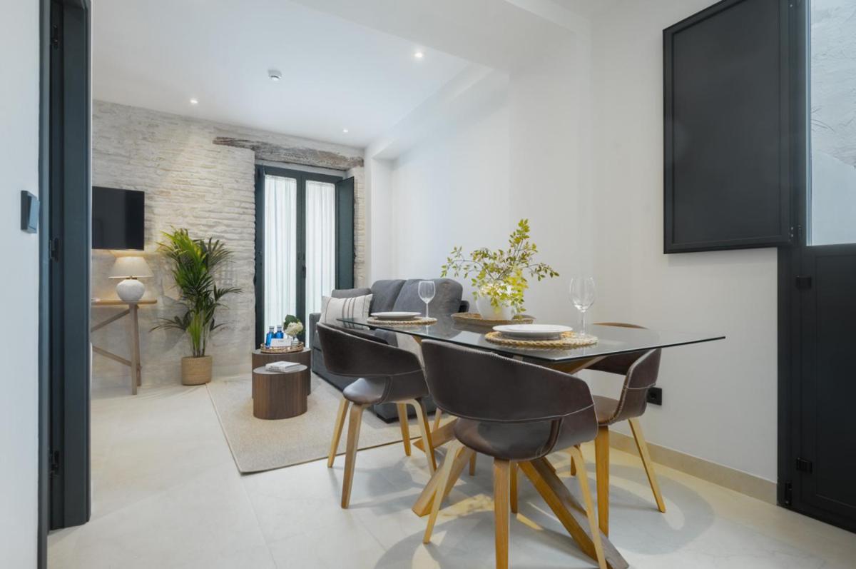 Luxurious Duplex 1bd 1bth Over Casa Pilatos Sevilla