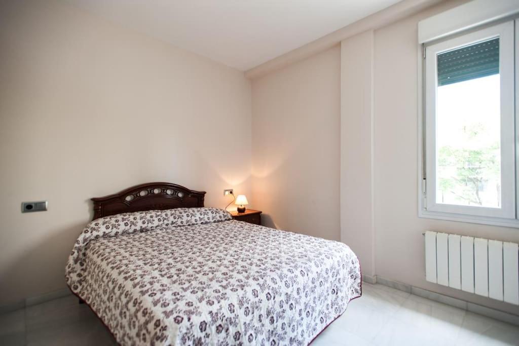 Apartamento Amplio Piso En Nervion, Excelente Zona De La Ciudad. Sevilla