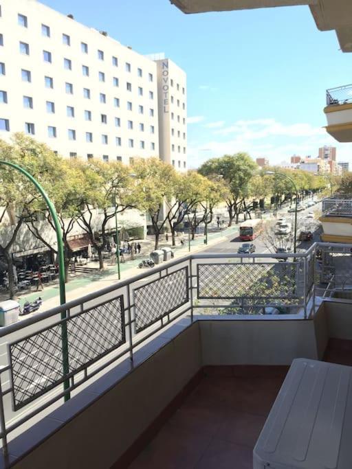 Apartamento Amplio Piso En Nervion, Excelente Zona De La Ciudad. *