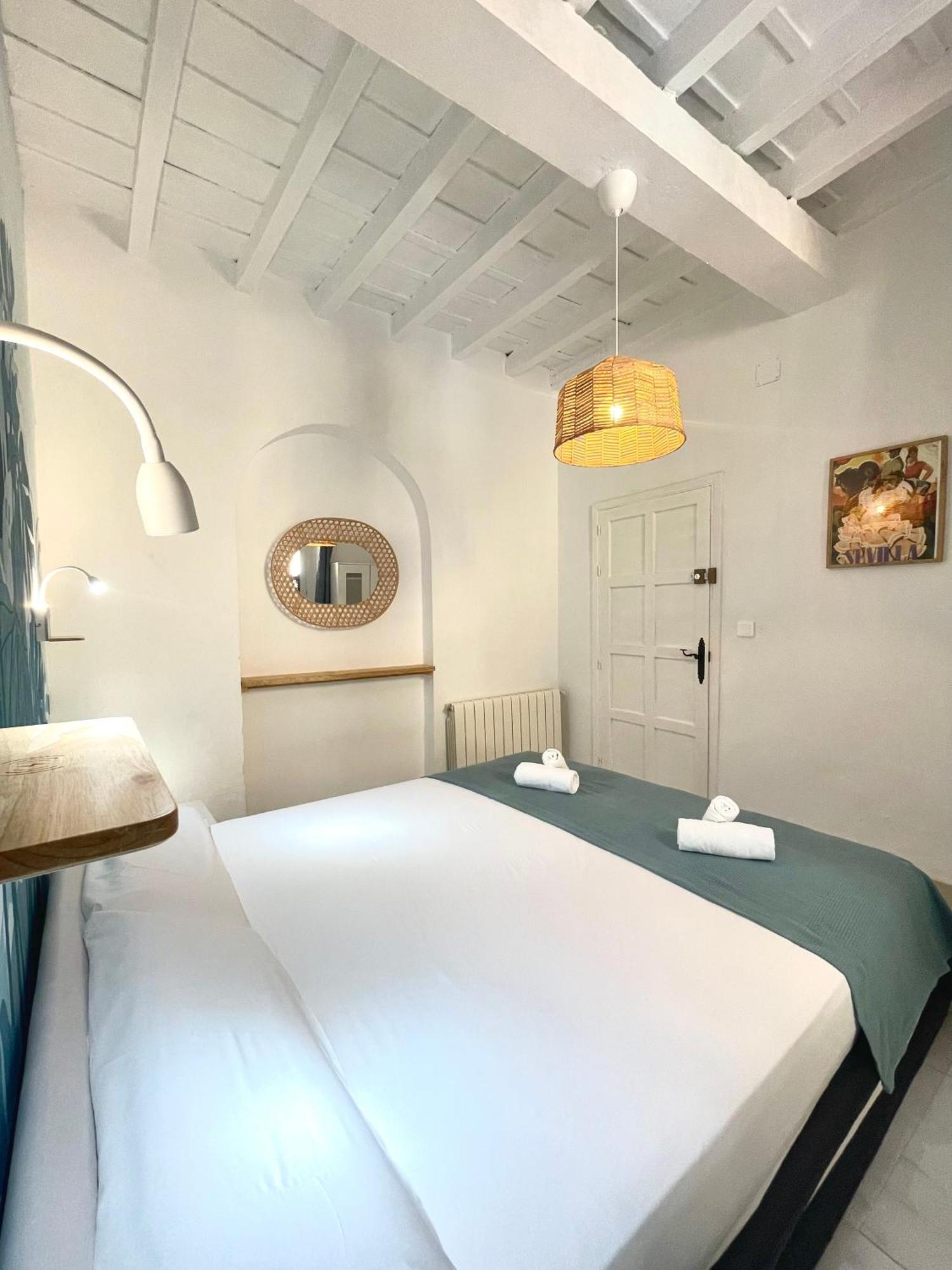 House -rooftop&jacuzzi -stayinseville Villa Seville