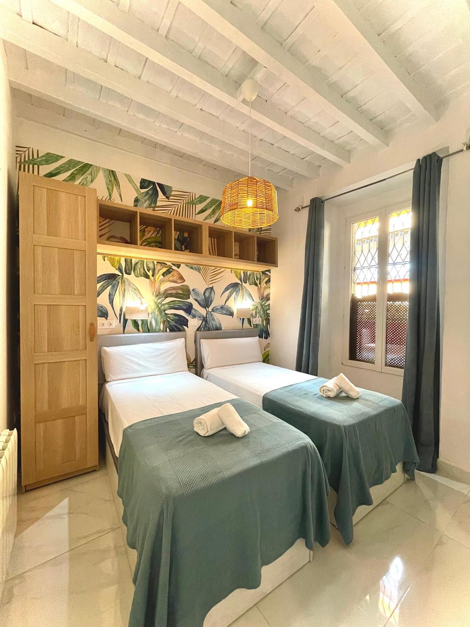 House -rooftop&jacuzzi -stayinseville Villa Seville