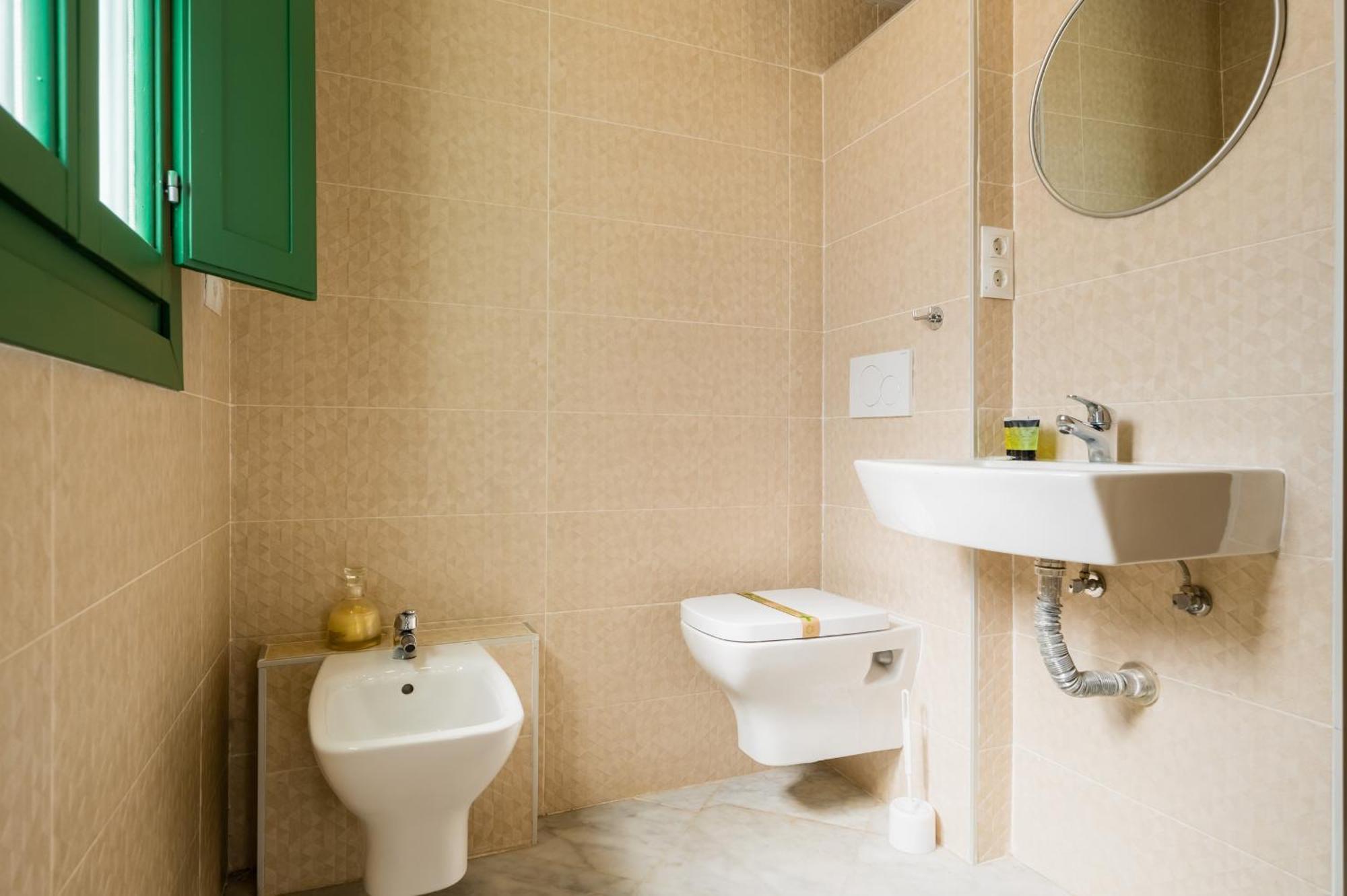 Penthouse Con Terraza- 2d 2b- Triana Apartment Seville