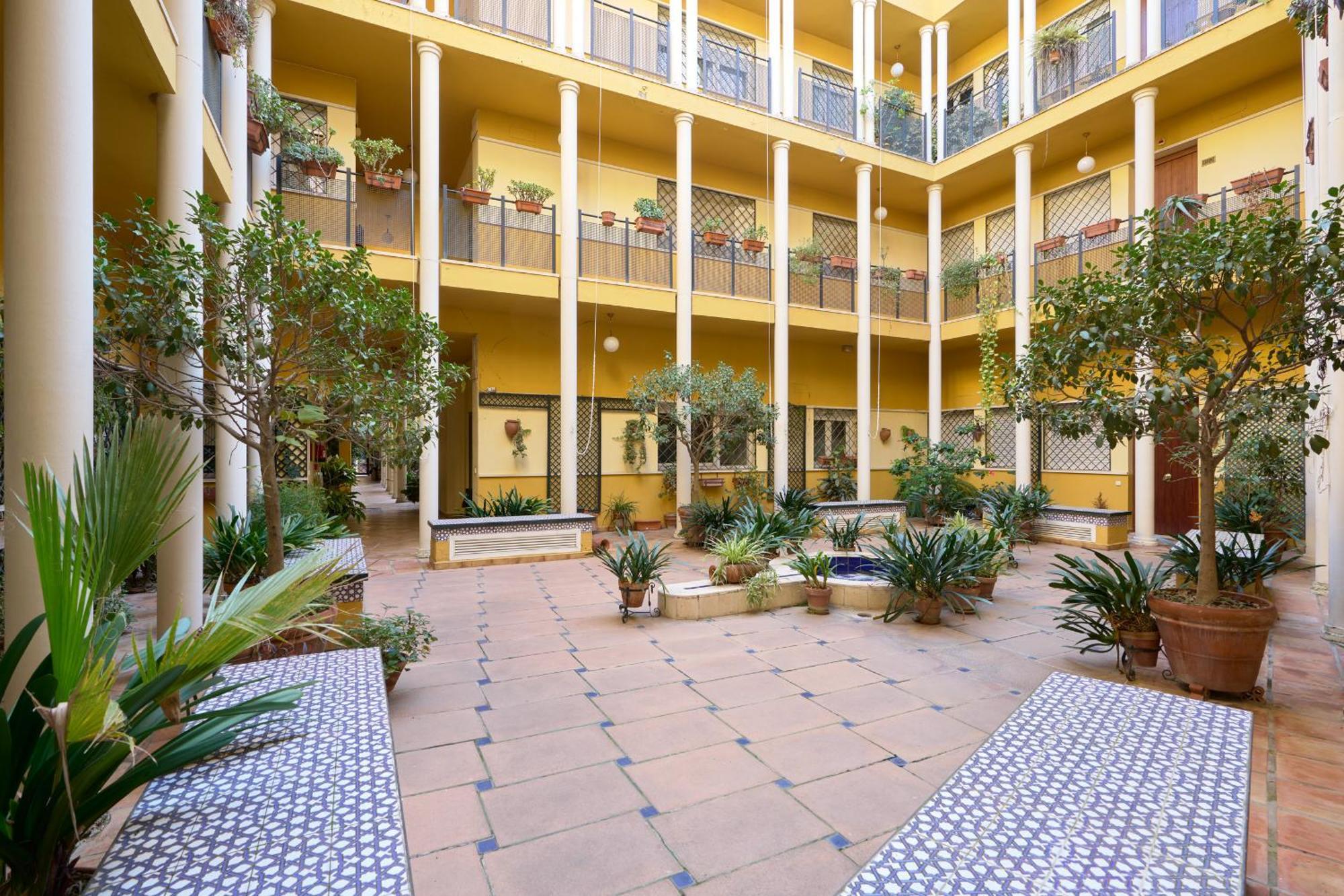 San Vicente 43, By Homing U * Seville