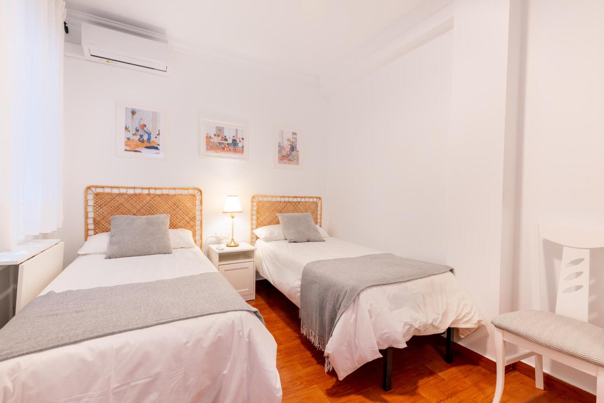 Apartamento Bn Luminoso Familias En Excelente Ubicacion Sevilla