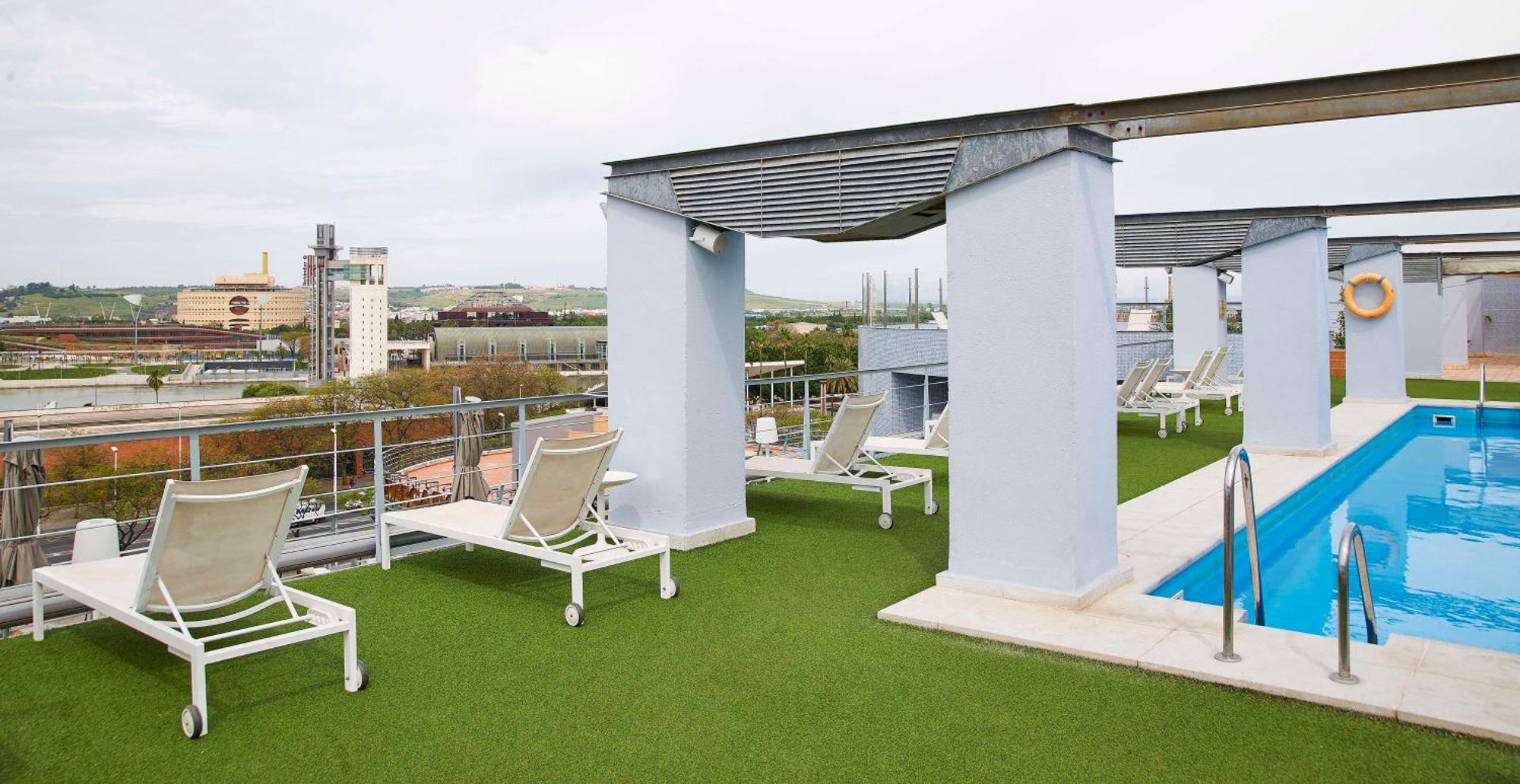Hotel Nh Plaza De Armas 4*