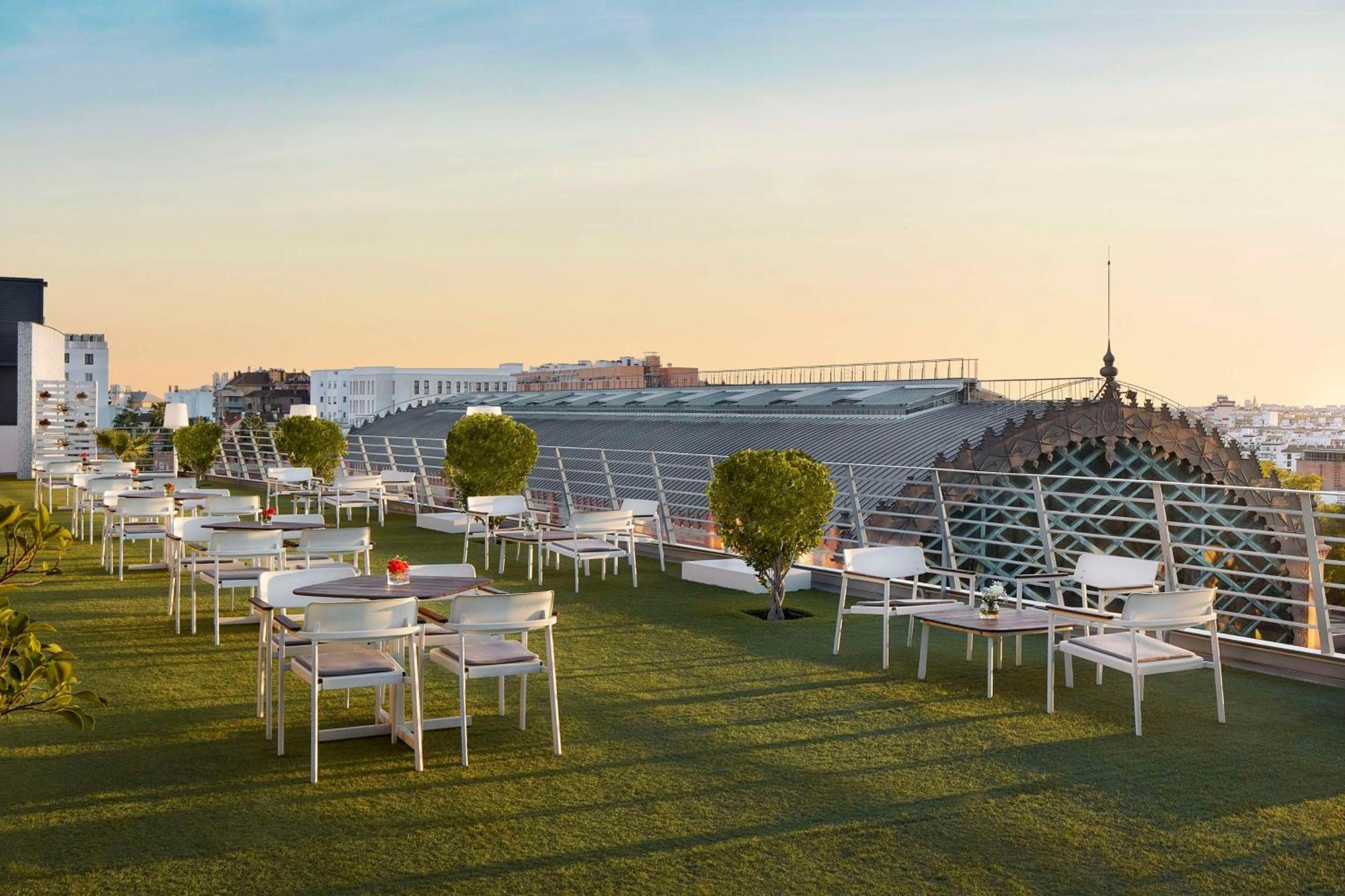 Hotel Nh Plaza De Armas 4*