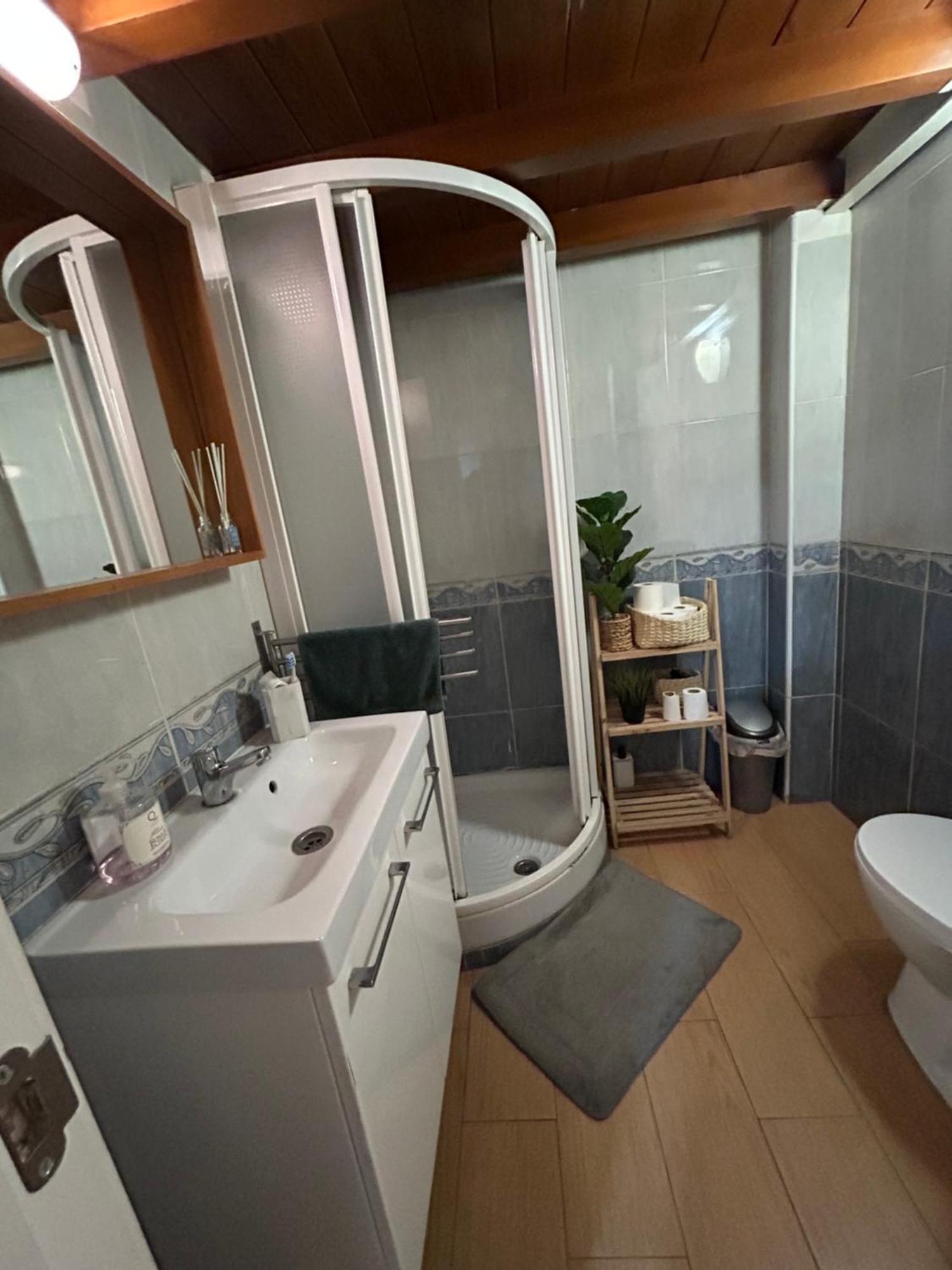 Airbhouse Private & Sevilla
