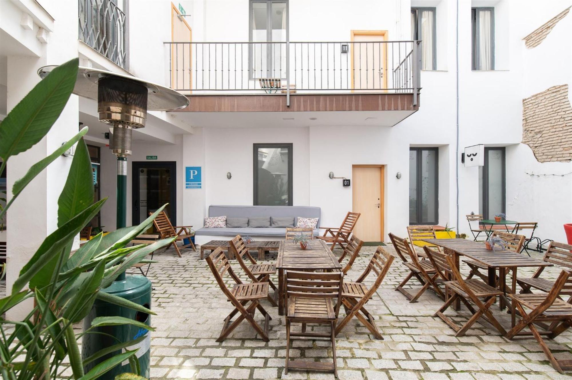 Hostal U-sense For Sevilla