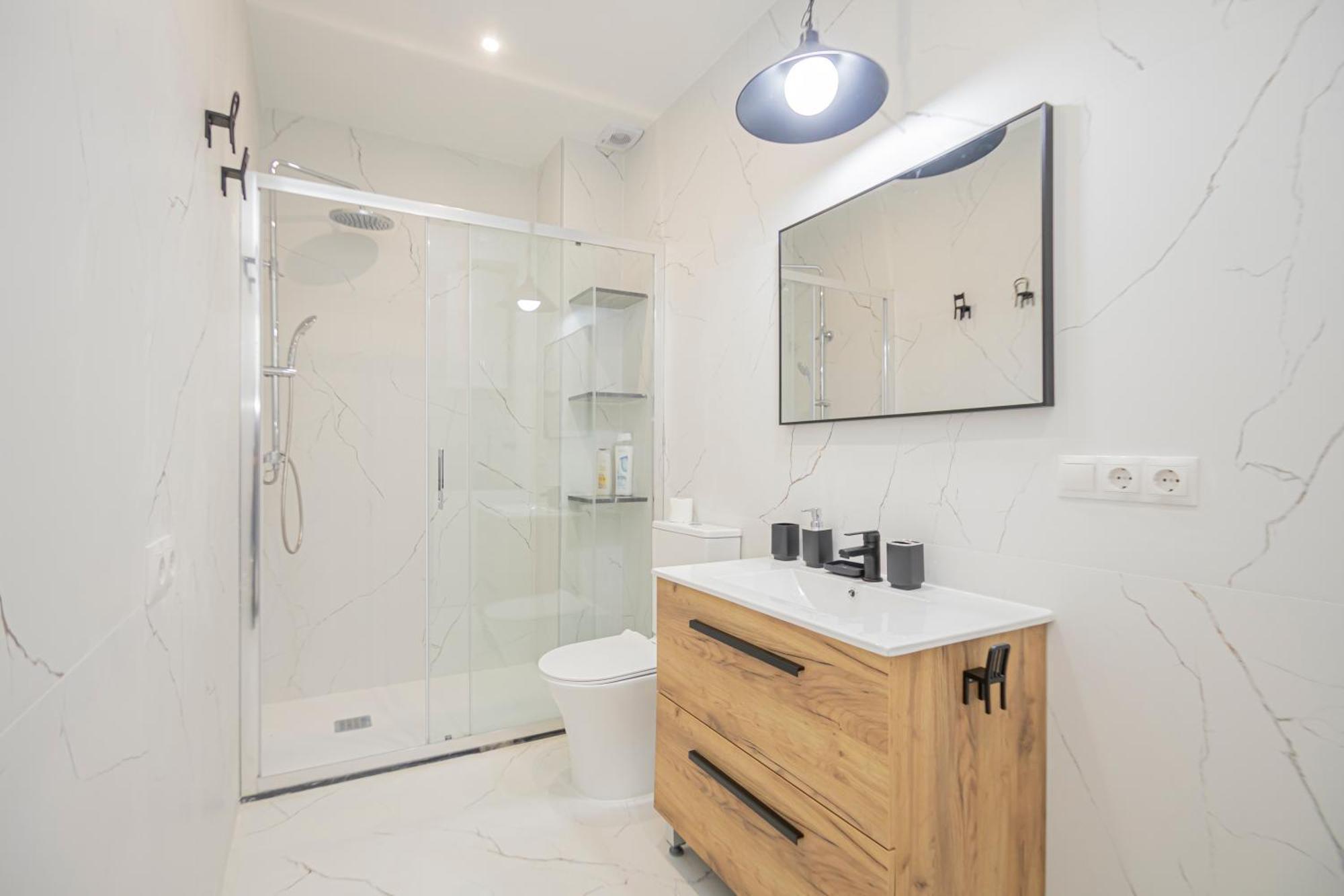 New! Stunning Modern 2br Next To Feria *