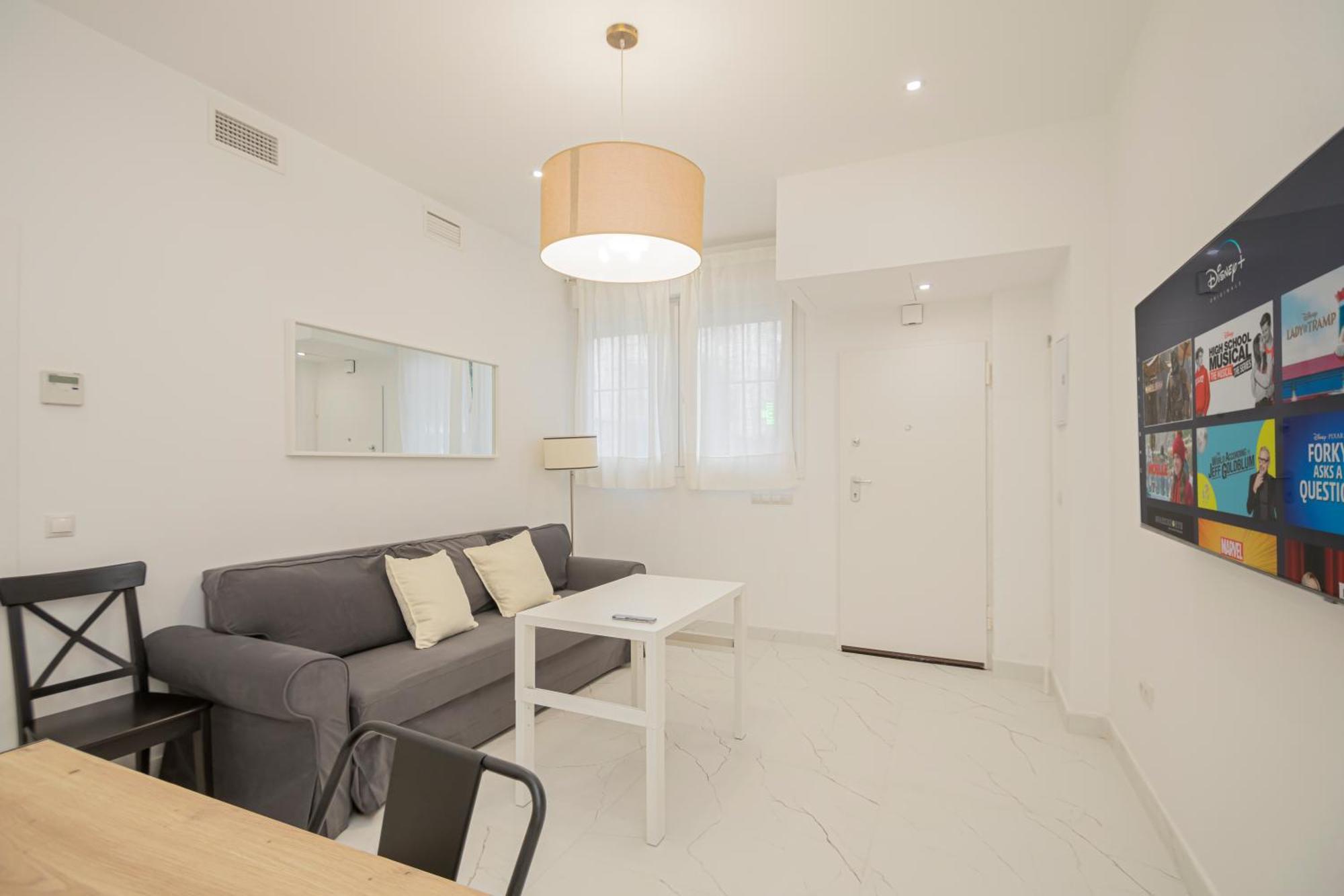 New! Stunning Modern 2br Next To Feria Apartamento *