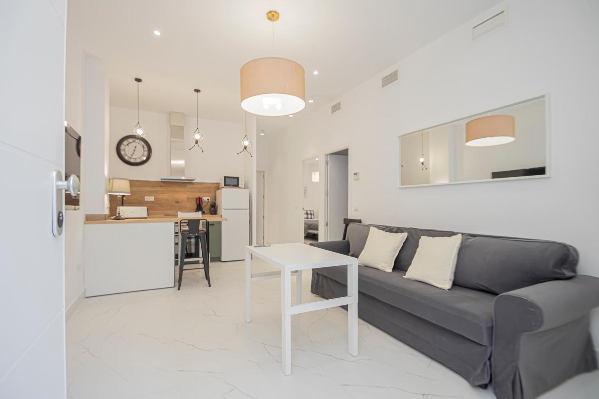 New! Stunning Modern 2br Next To Feria Apartamento *