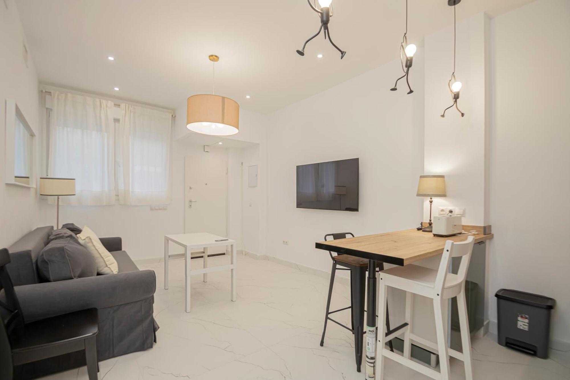 New! Stunning Modern 2br Next To Feria Apartamento Sevilla