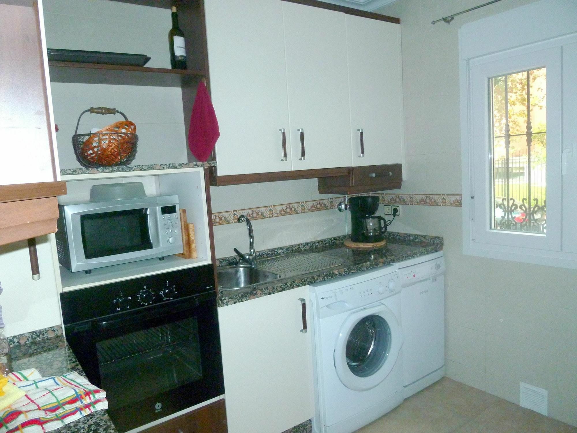 With 2 Bedrooms In Sevilla, With Wifi Apartamento Sevilla