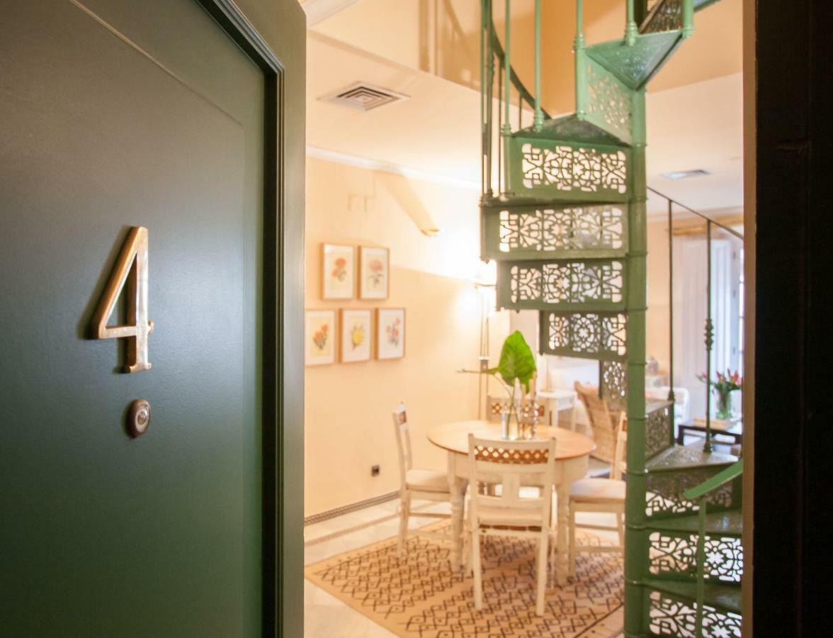 Botanic Duplex Terrace 5 Pax Apartment