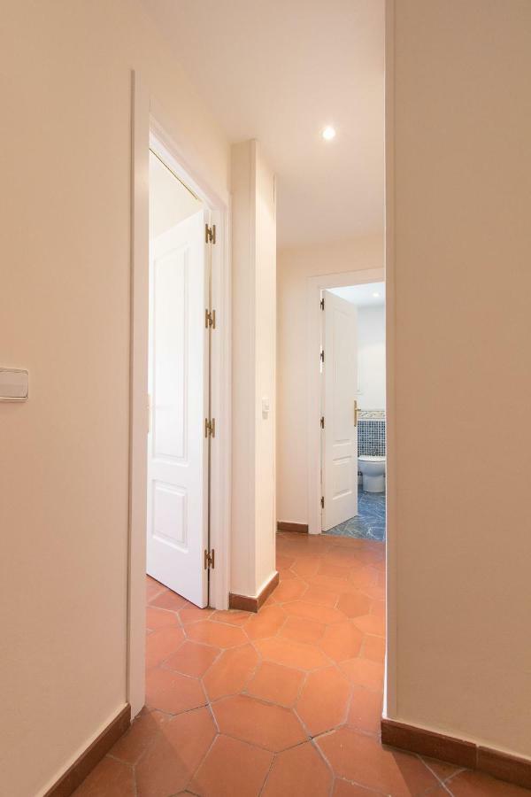 Flamencos Con Garage 5 Pax Apartamento Sevilla
