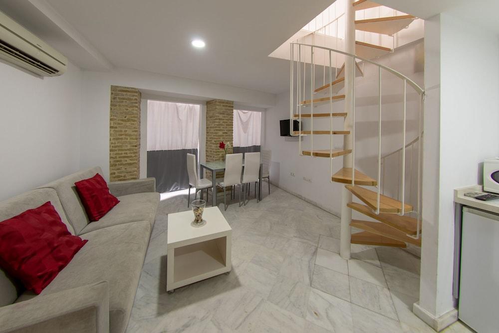 Reservaloen Mariano De Cavia Apartamento *