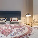 Alkazar Gardens Old Town 6 Pax