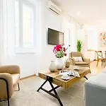 Genteel Home Lope de Rueda