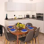 Apto. Maese Montañés. Céntrico con piscina privada