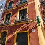 Chiqui And Vicente Suite Apartments