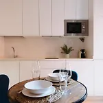 Chiqui And Vicente Suite Apartments