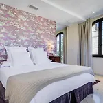 Suites Murillo Alcázar