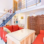Goles Courtyard With Parking By Valcambre