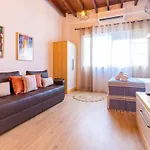 Fabie Triana Loft by Valcambre