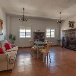 Wide And Traditional- 2Bd 1Bth- Gavidia
