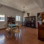 Wide And Traditional- 2Bd 1Bth- Gavidia