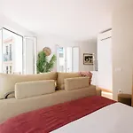 Hostly Acetres 2A-Penthouse In City Center-Fibre-Parking Opt