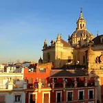 Apartamento En La Plaza Del Salvador.