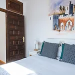 Increible Casa Independiente en Santa Cruz, Parking Opc