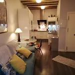 Modern Apartment In Seville With Air Conditioning 55 M²