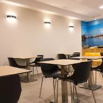 Hotel Av La Florida
