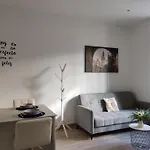 Estudio Moderno Con Opcion De Garaje